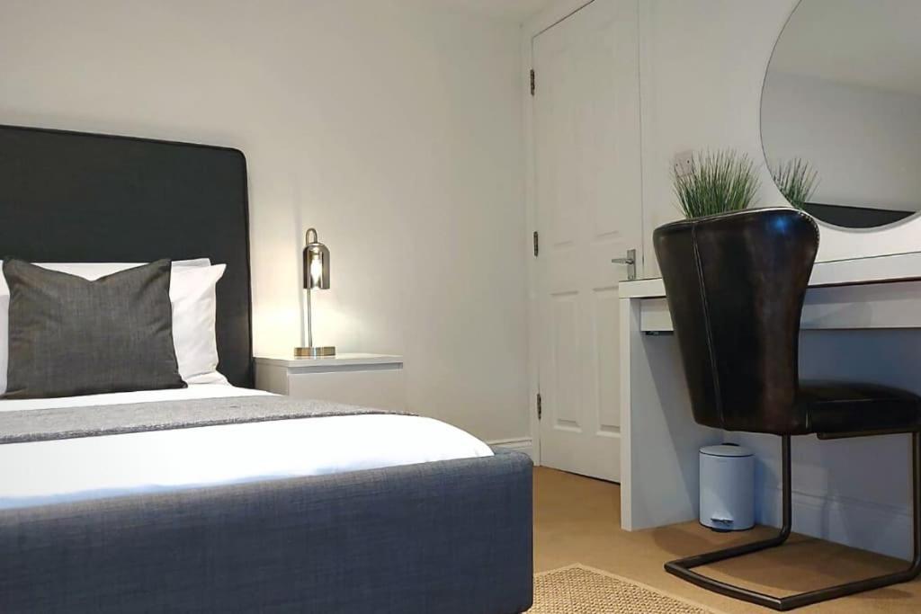 Stylish Apartment In City Centre With Parking Preston  Exterior photo